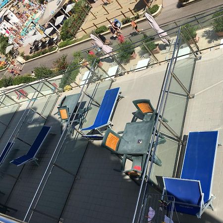 Hotel Excelsior Cattolica Luaran gambar