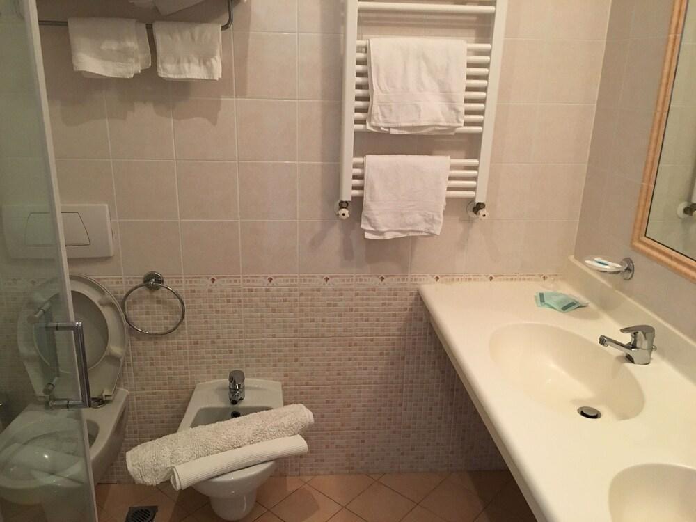 Hotel Excelsior Cattolica Luaran gambar