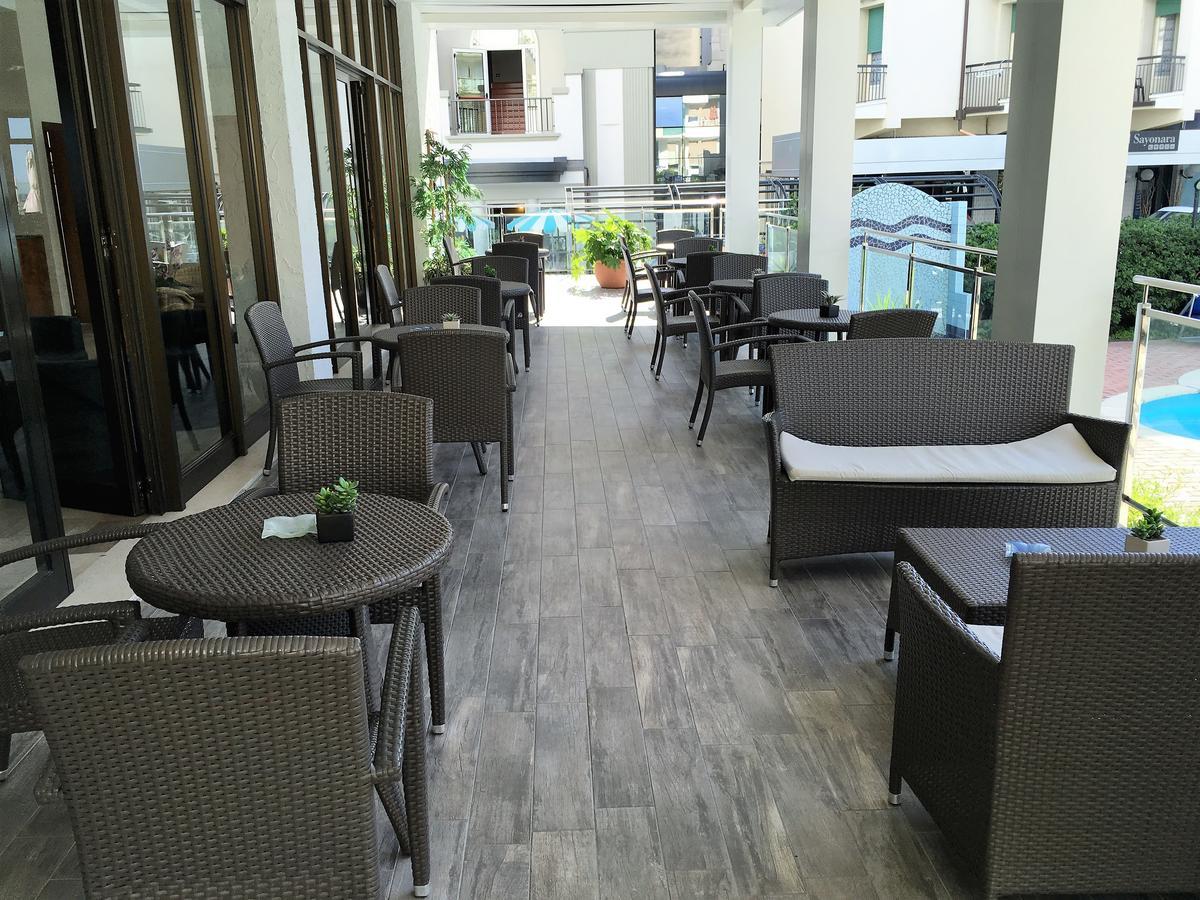 Hotel Excelsior Cattolica Luaran gambar
