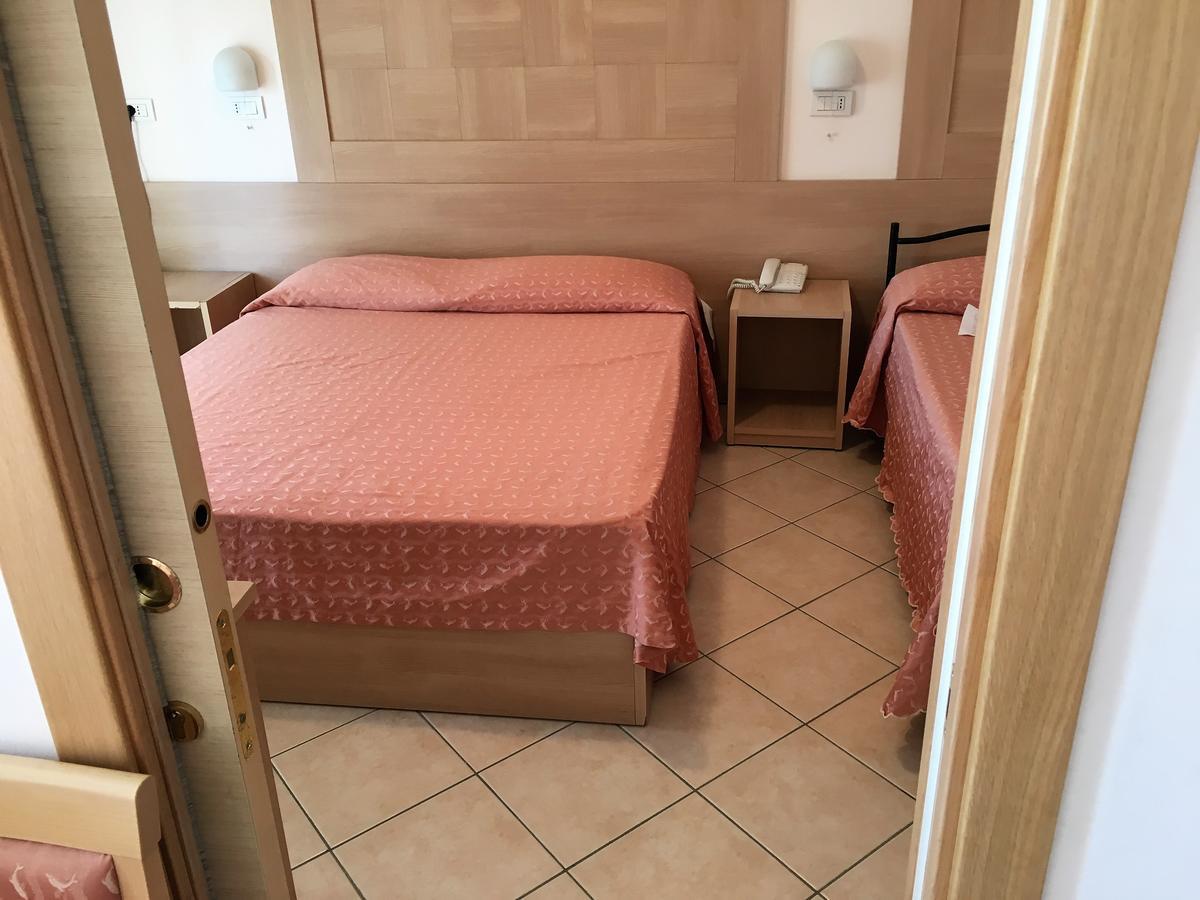 Hotel Excelsior Cattolica Luaran gambar