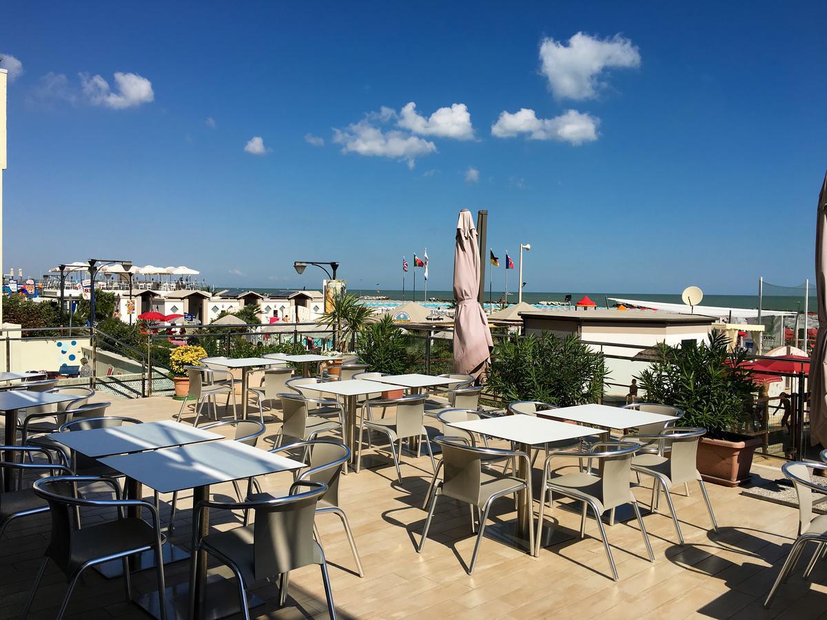 Hotel Excelsior Cattolica Luaran gambar