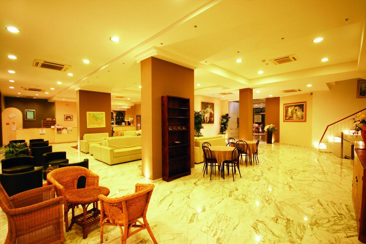 Hotel Excelsior Cattolica Luaran gambar