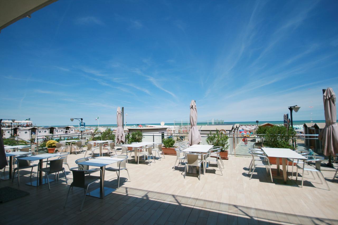 Hotel Excelsior Cattolica Luaran gambar