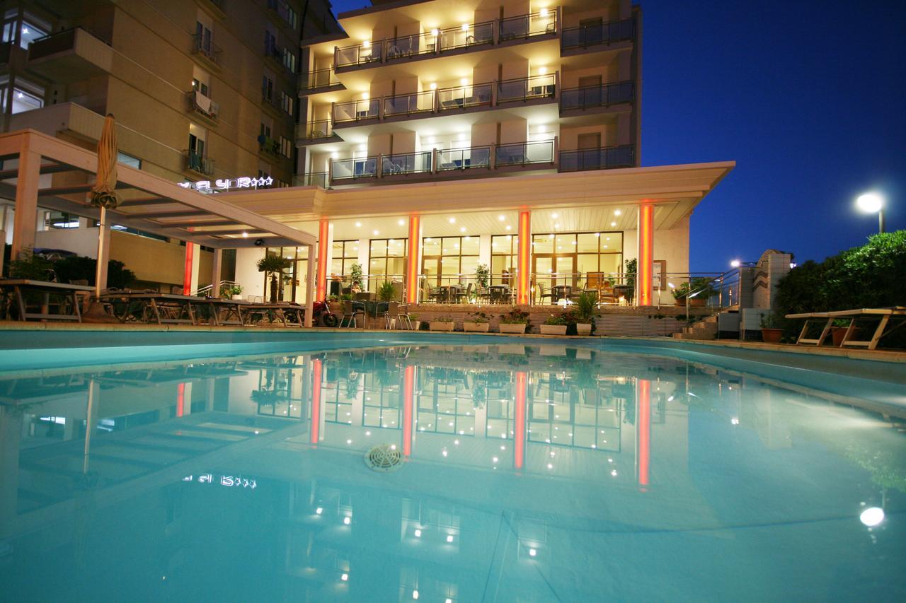Hotel Excelsior Cattolica Luaran gambar