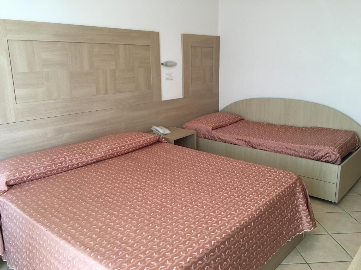 Hotel Excelsior Cattolica Luaran gambar