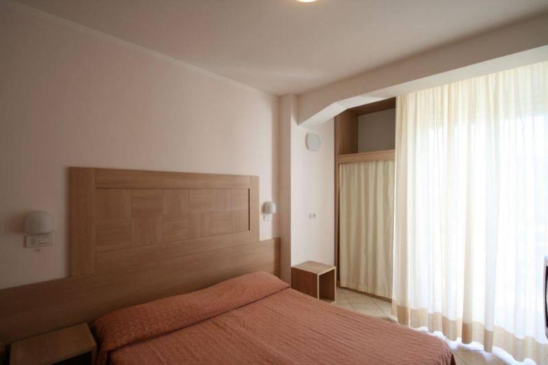 Hotel Excelsior Cattolica Luaran gambar